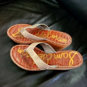 Sam Edelman wedges,I love these shoes but their too narrow for my feet. Size 9 M